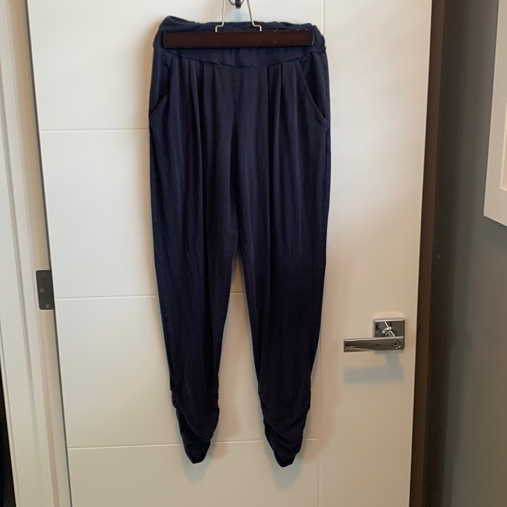Encircled dressy sweatpant